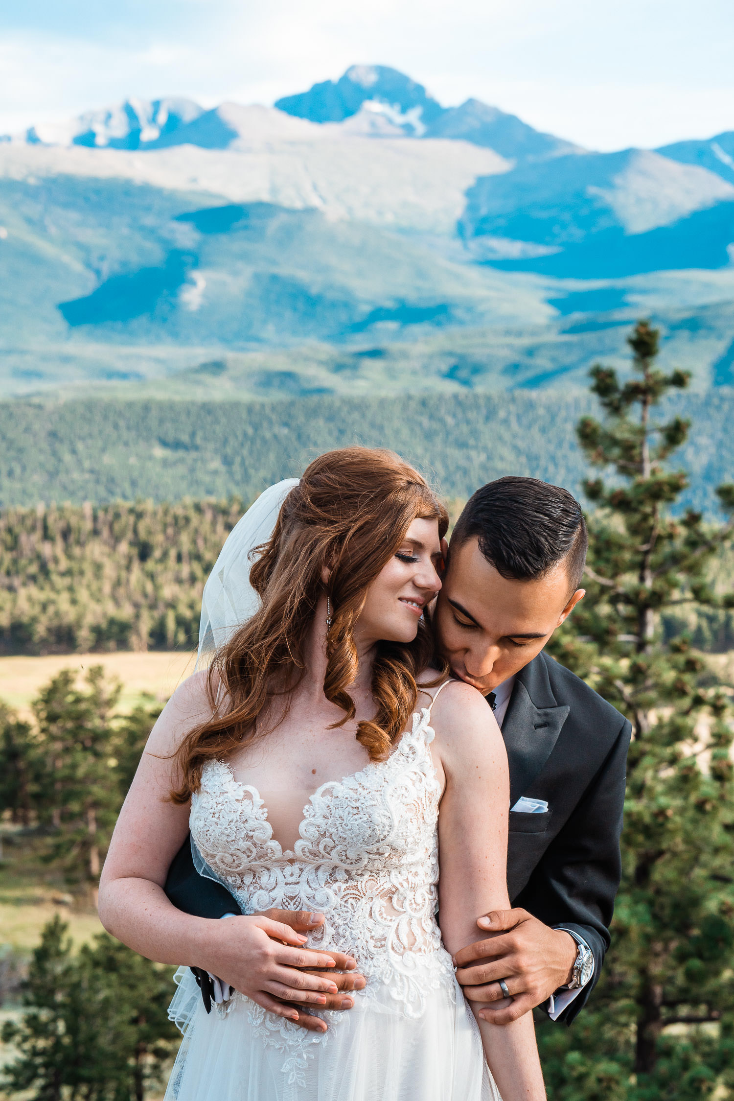 3M Curve Elopement | Run Wild With Me Photography