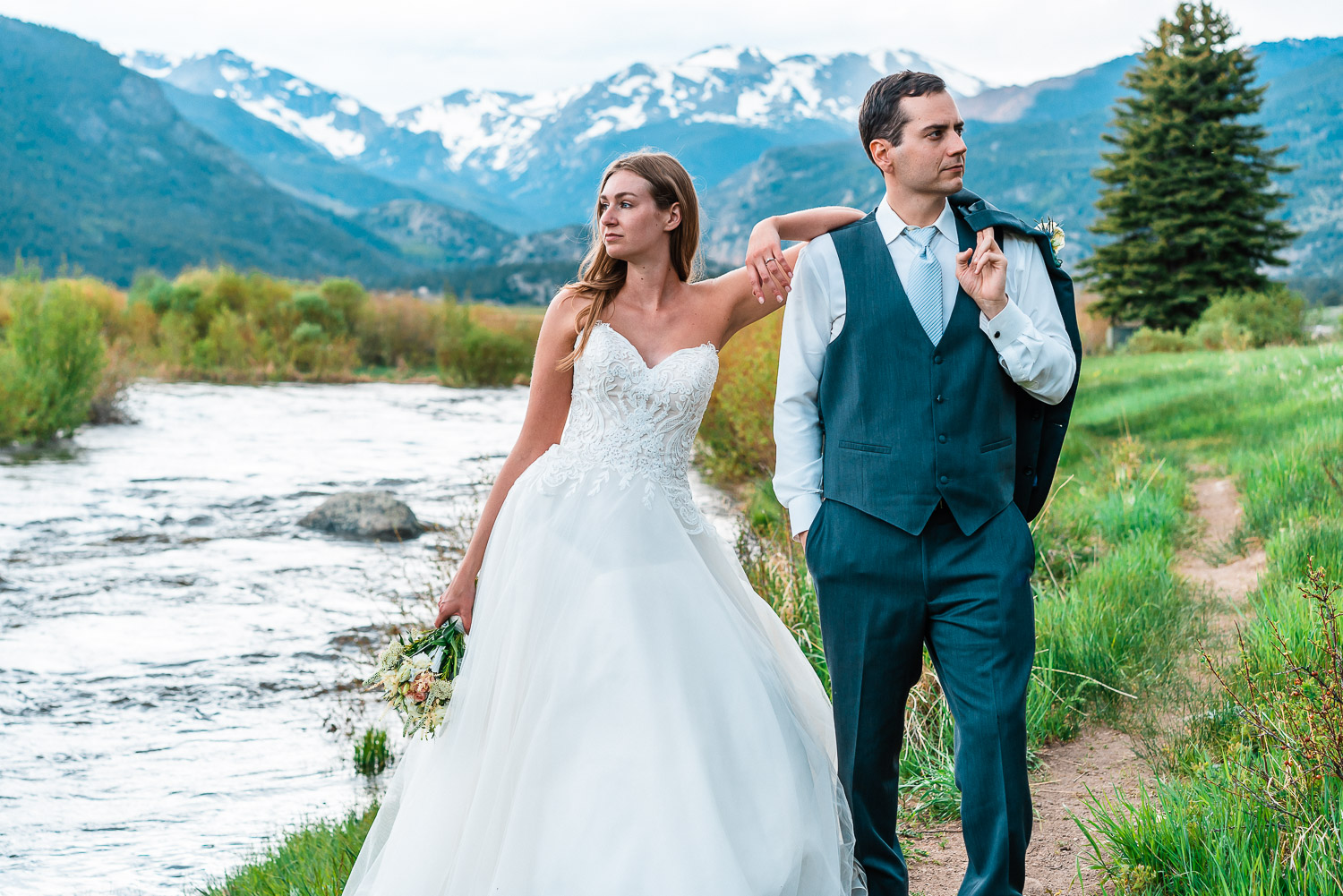 Newlyweds at Moraine Park Trail