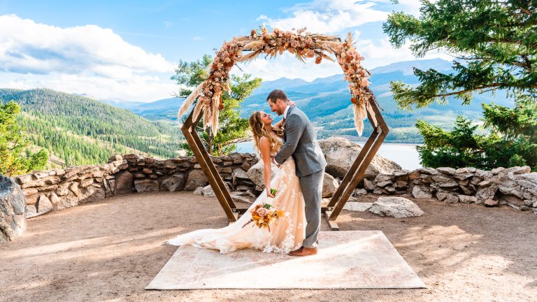 Unforgettable Colorado Micro Wedding