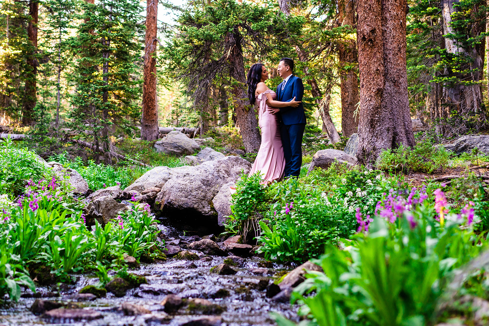 An Intimate Boulder elopement surrounded by mother nature