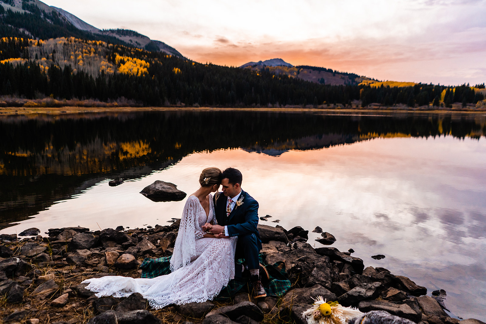 Bride and groom portraits taken during the sunset at Crested Butte for their Fall Elopement