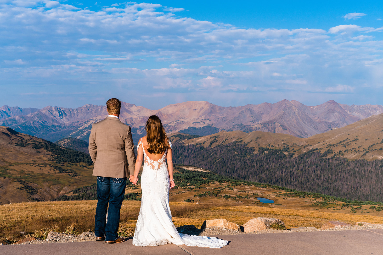 Adventure elopement day with dreamy backdrops and mountain views in Colorado